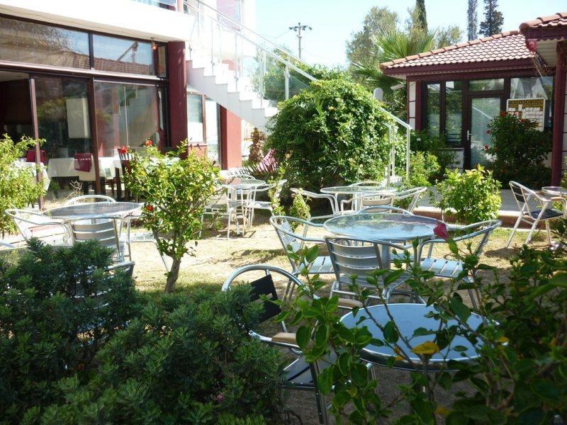 Carna Garden Hotel Side Exteriör bild
